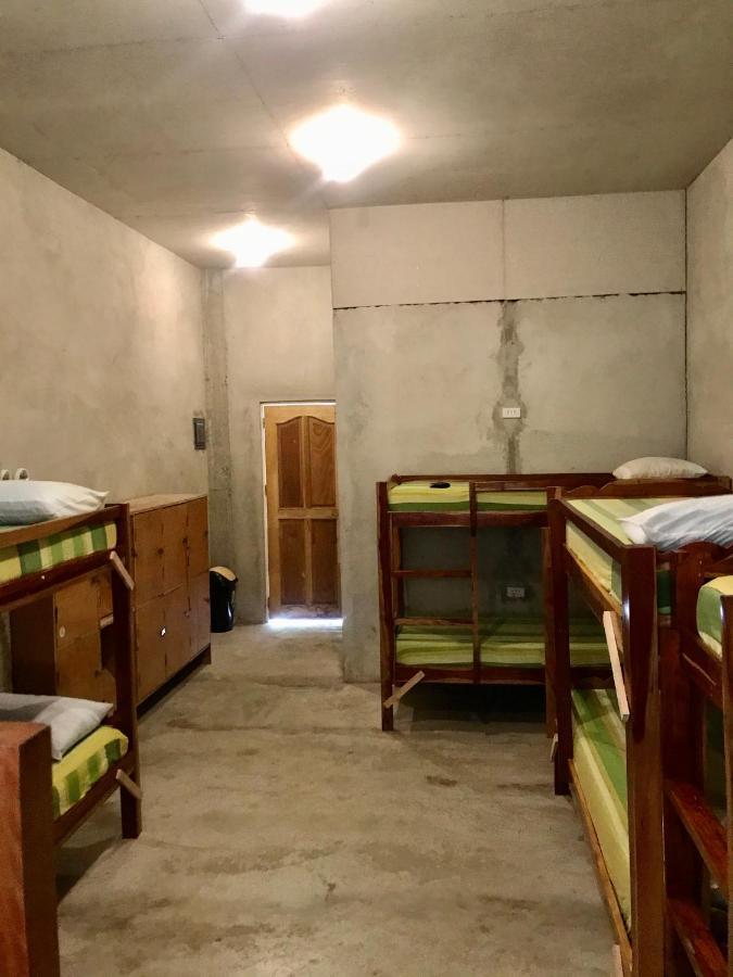 Sharky Hostel Ослоб Екстериор снимка