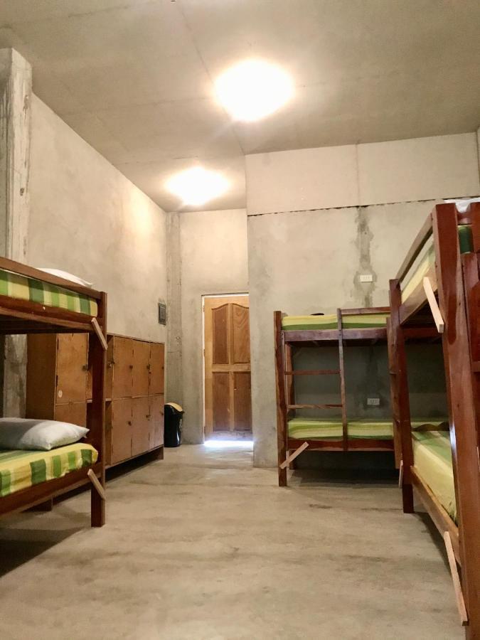Sharky Hostel Ослоб Екстериор снимка