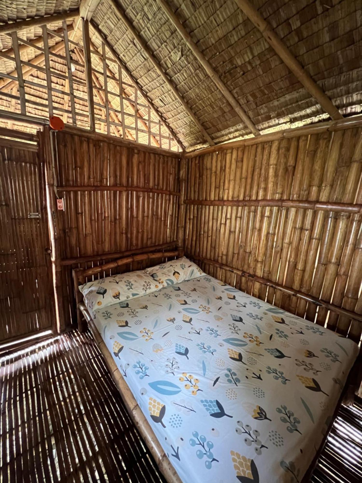 Sharky Hostel Ослоб Екстериор снимка