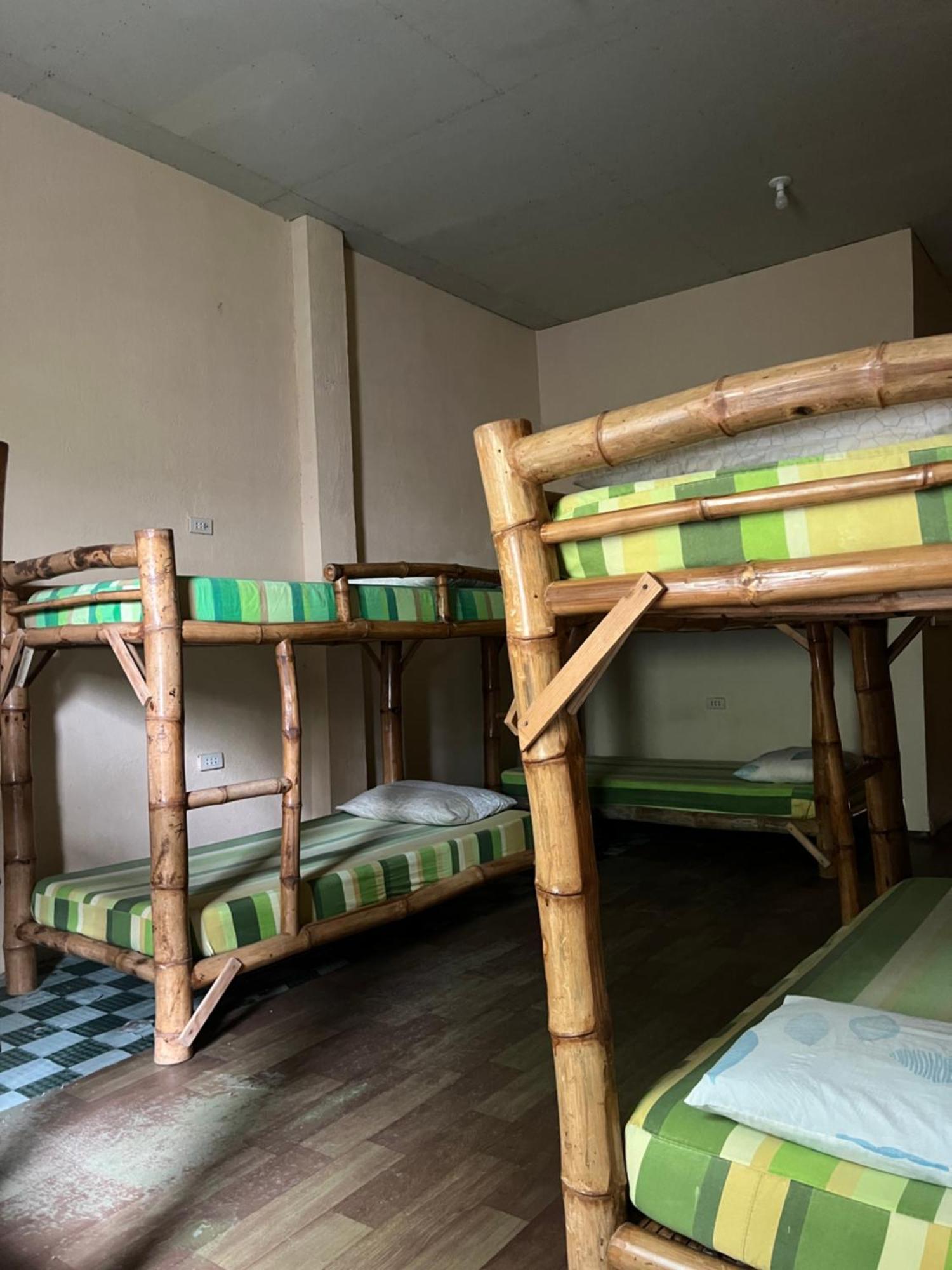 Sharky Hostel Ослоб Екстериор снимка