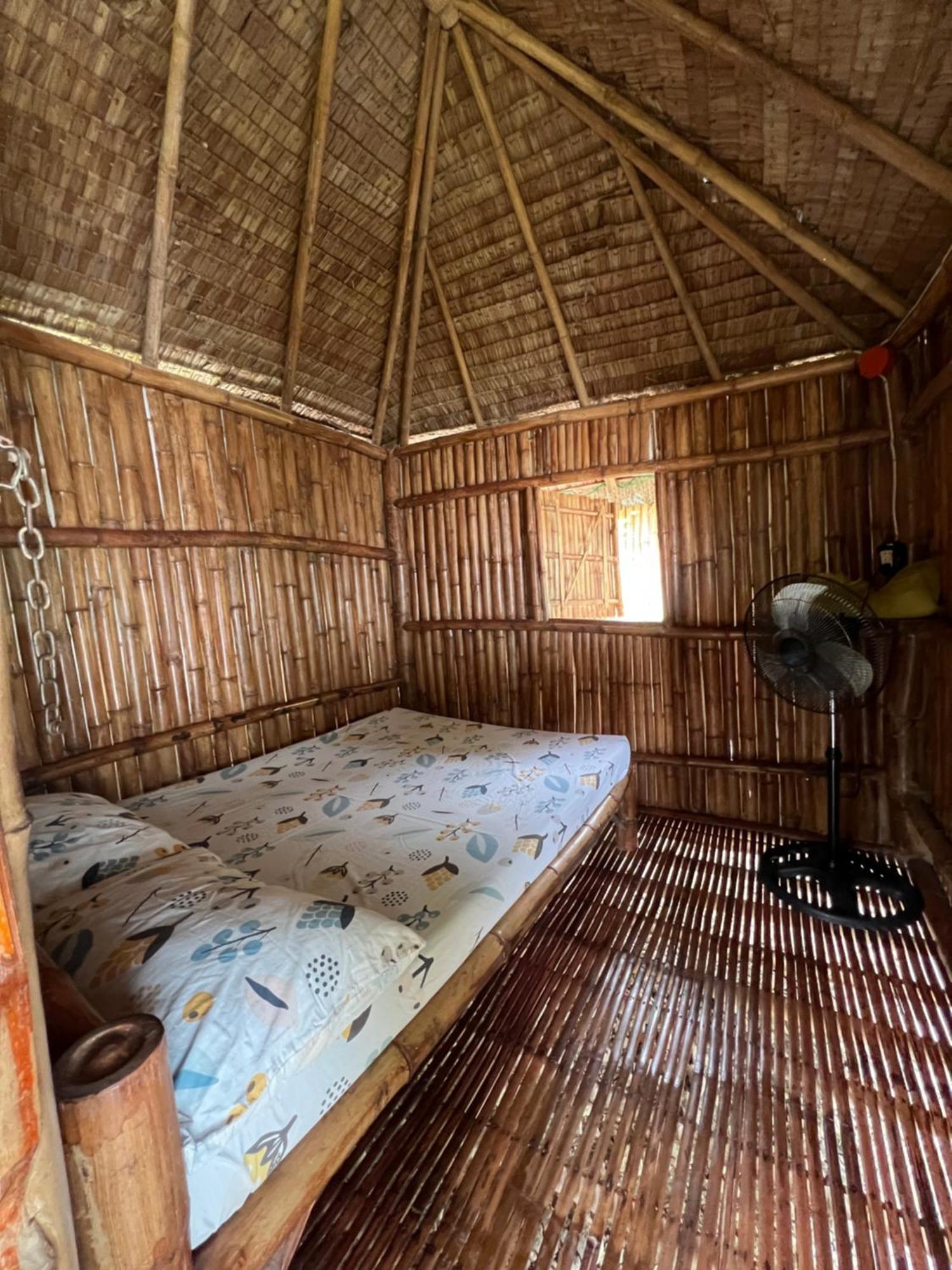 Sharky Hostel Ослоб Екстериор снимка